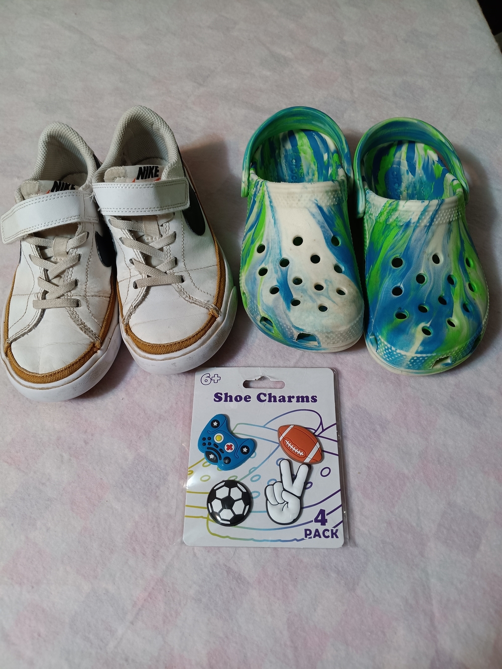 Kids White Nike Velcro Sneakers - Casual Comfort